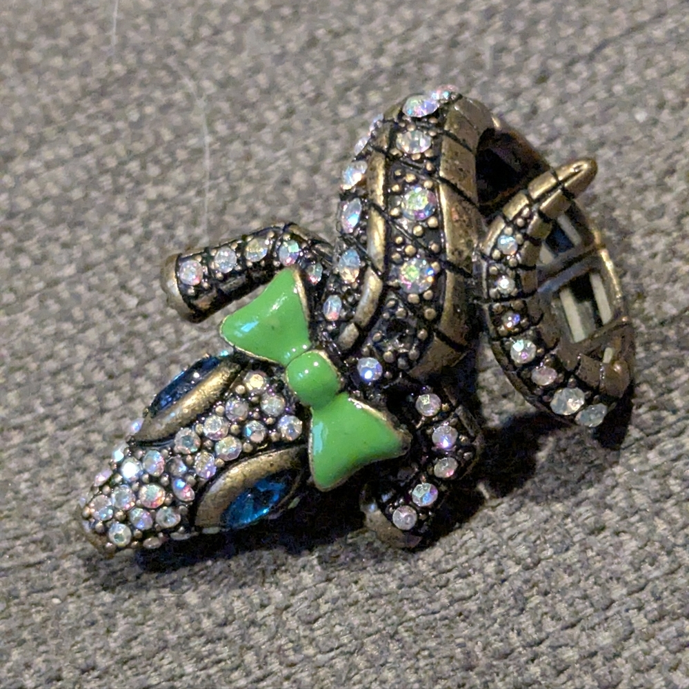 Betsey Johnson Rhinestone Alligator Ring with Green Bow
